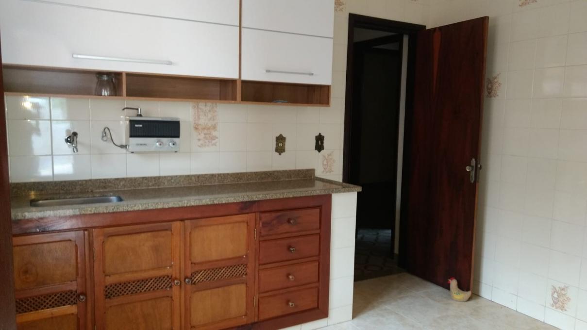 Casa à venda com 3 quartos, 300m² - Foto 7