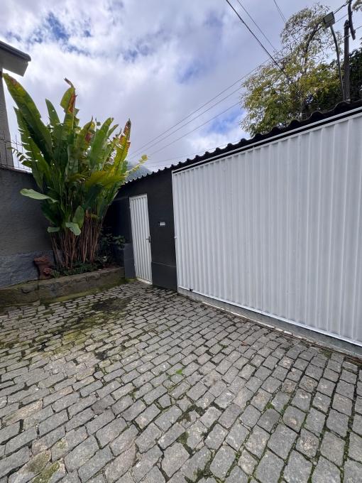 Casa à venda com 3 quartos, 350m² - Foto 2
