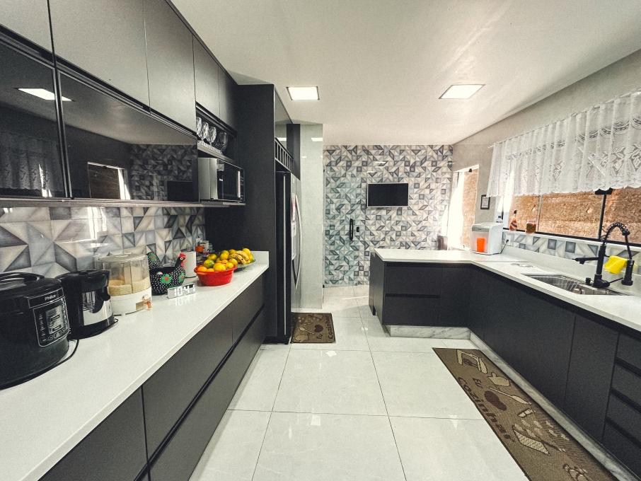 Casa à venda com 2 quartos, 600m² - Foto 6