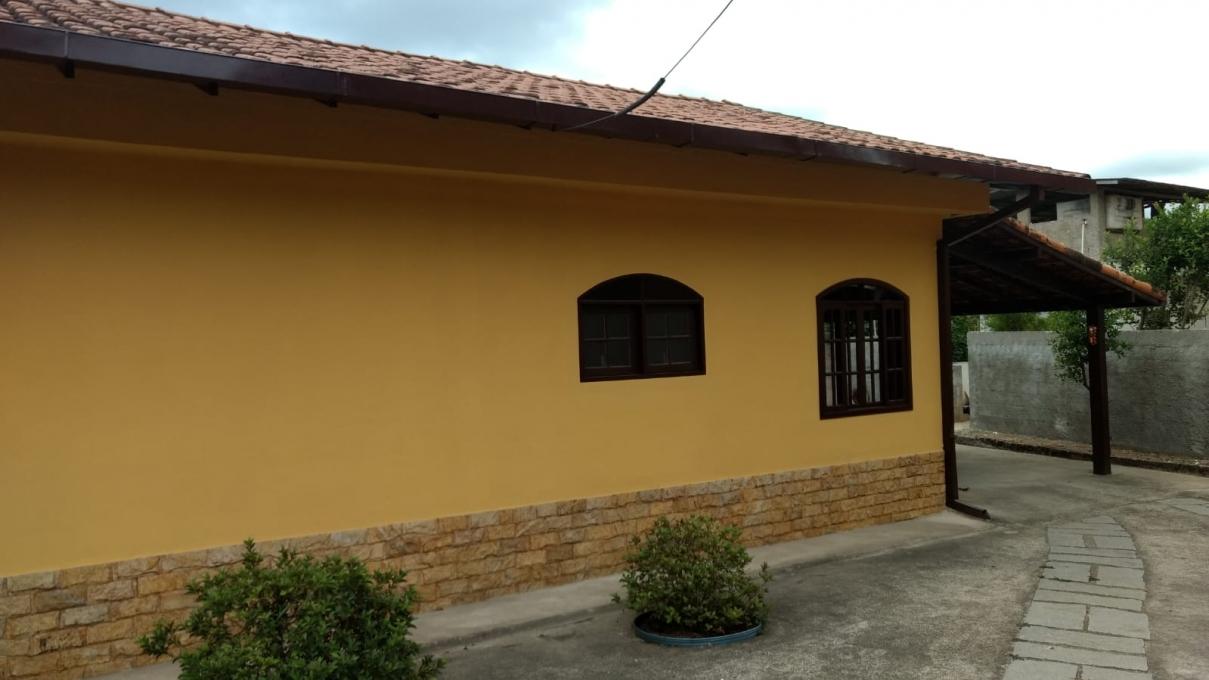 Casa à venda com 3 quartos, 300m² - Foto 2