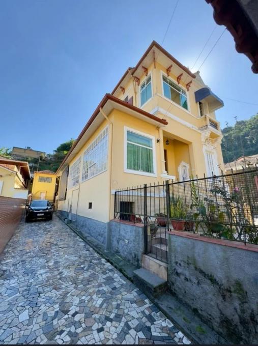 Casa à venda com 4 quartos, 344m² - Foto 2