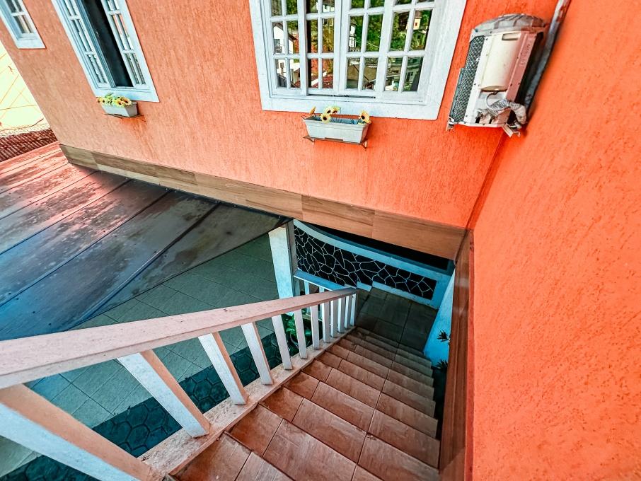 Casa à venda com 2 quartos, 600m² - Foto 4
