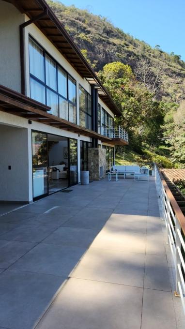 Casa à venda com 5 quartos, 1200m² - Foto 2